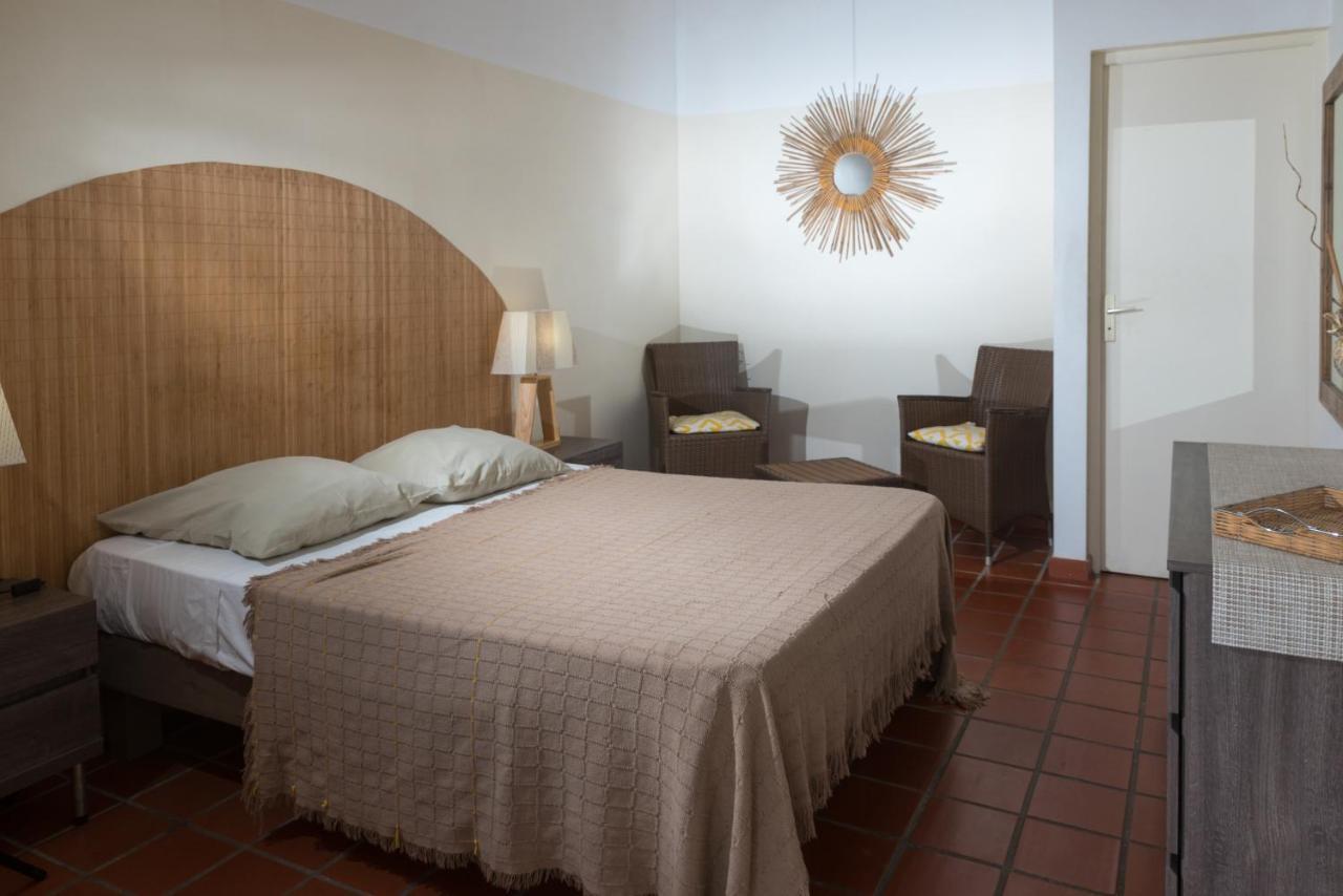 Hotel Les Bananiers Le Gosier  Bagian luar foto